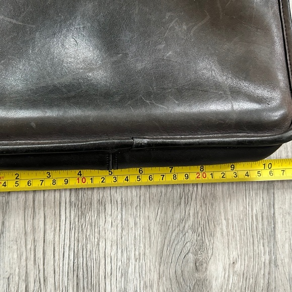 Coach Leather Purse - Picture 9 of 12